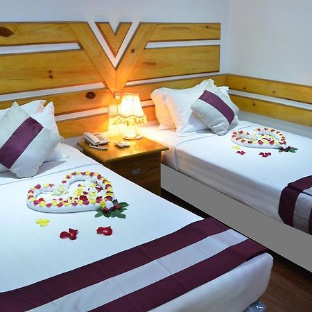 Myat Nan Taw Hotel Loikaw Buitenkant foto