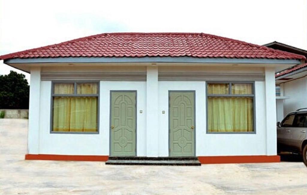 Myat Nan Taw Hotel Loikaw Buitenkant foto